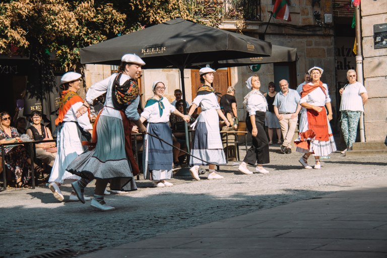 Zigor-dantza berpiztu dute Eskoriatzan