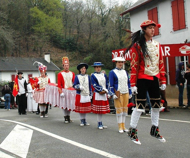 Zuberoako Maskaradak 2015 egutegia Zuberoako Maskaradak 2015 egutegia