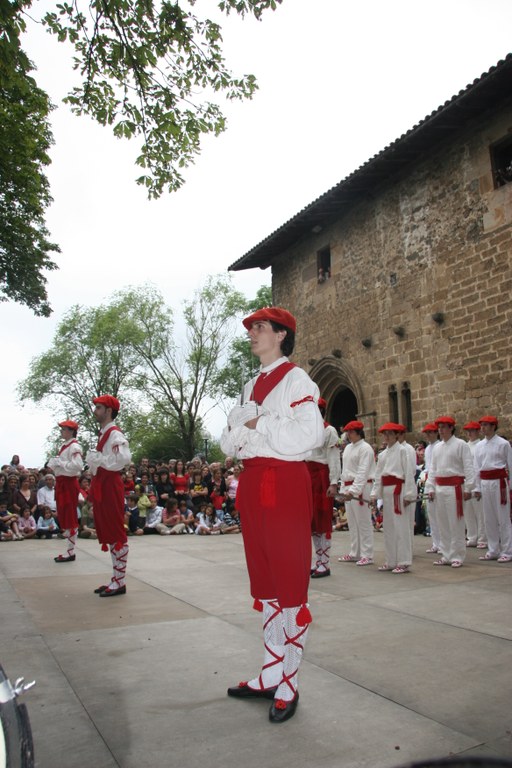 Zumarragako ezpata-dantza Antiguako ermitan