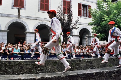 Lesaka San Fermin ezpata-dantza 2003