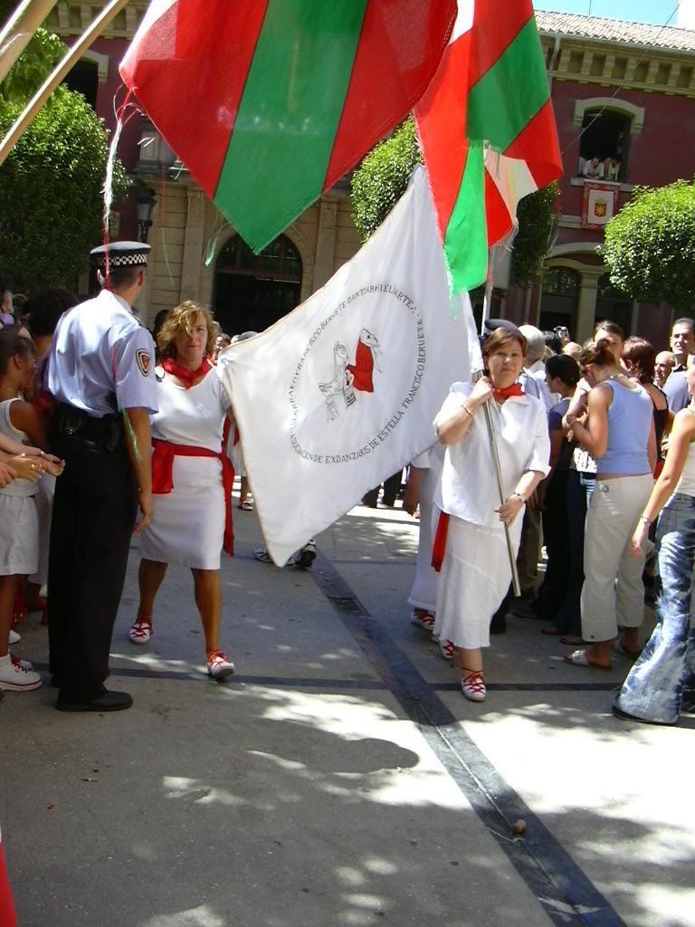 Lizarra larrain-dantza 2003