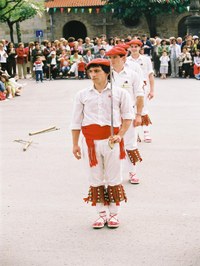 Abadiño dantzari-dantza 2004