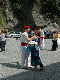 Arantzazu soka-dantza 2004