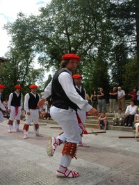 Berriz dantzari-dantza San Pedro 2005