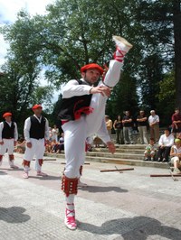 Berriz dantzari-dantza San Pedro 2005