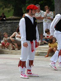 Berriz dantzari-dantza San Pedro 2005
