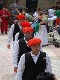 Berriz dantzari-dantza San Pedro 2005
