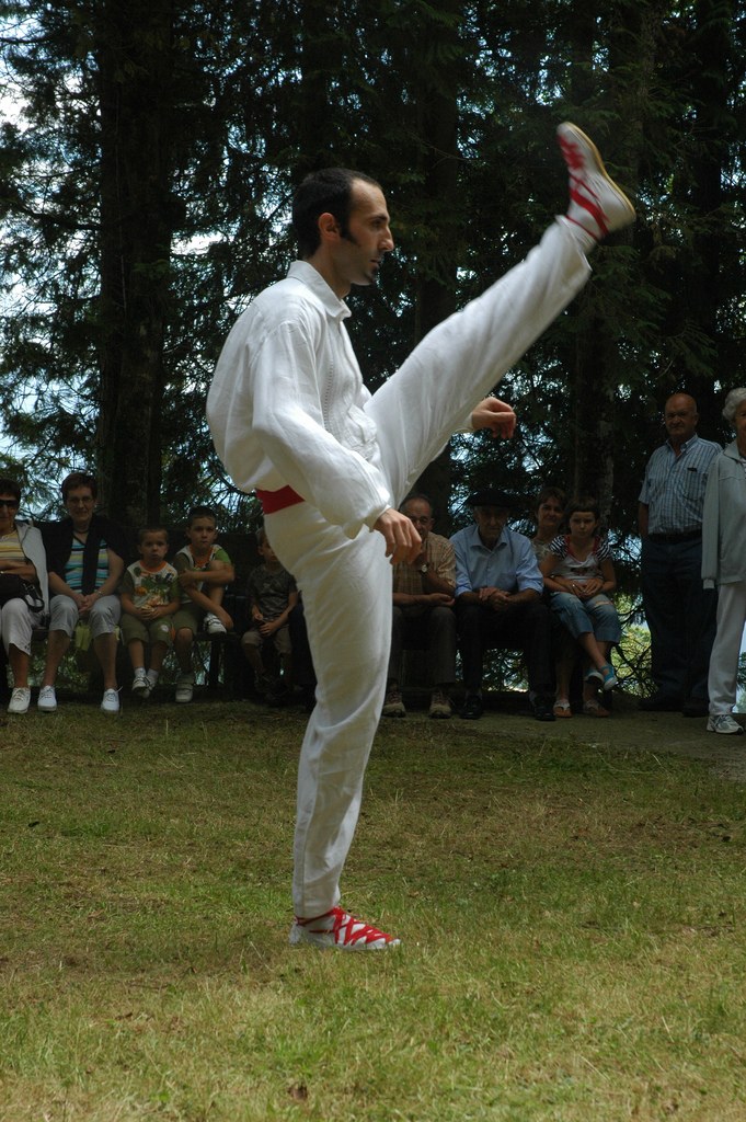 Azurtza soka-dantza 2008 024
