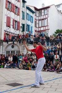 2010-09-25_DantzaHirian-Baiona-IZ-3201