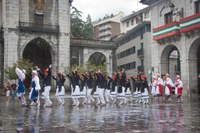 Elgoibar Errosarioko Amaren ezpata-dantza 2009 IZ 9506