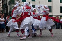 Elgoibar Errosarioko Amaren ezpata-dantza 2010 IZ 3742