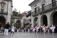Elgoibar Errosarioko Amaren ezpata-dantza 2010 IZ 3795