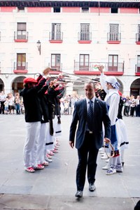Elgoibar Errosarioko Amaren ezpata-dantza 2010 IZ 3853