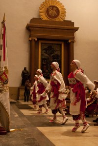 Elgoibar Errosarioko Amaren ezpata-dantza 2010 IZ 3610