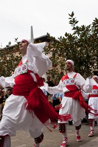 Elgoibar Errosarioko Amaren ezpata-dantza 2010 IZ 3657