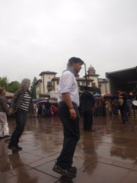 2011-07-25_Elizondo-Santiago-mutil-dantzak_Pello-SanMIllan_017