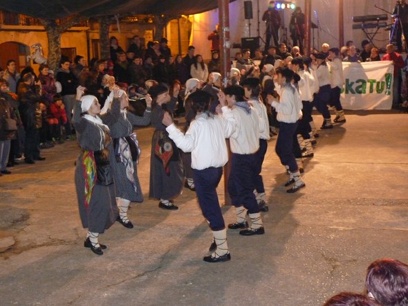 2011-01-20_Lakuntza-Alkate-dantza-JI-321
