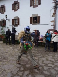 2011-01-31_Zubieta-Ituren-Joaldunak-eta-mozorroak-JI461