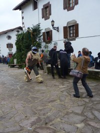 2011-01-31_Zubieta-Ituren-Joaldunak-eta-mozorroak-JI462