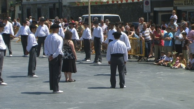 Andoain: Soka-dantza 2009 bigarren neskari aurreskua