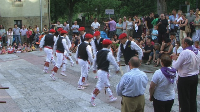 Berriz: Dantzari-dantza 2009 - 03 Ezpata-joko txikia