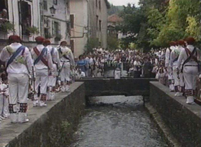 Dantzak 05 Larrain-dantza eta Lesakako dantzak TVE 1990
