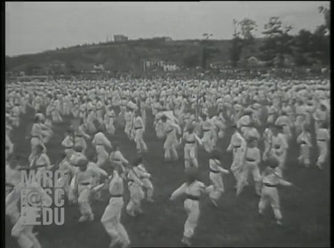 Ezpata-dantzarien alarde bat 1934an. Non da?