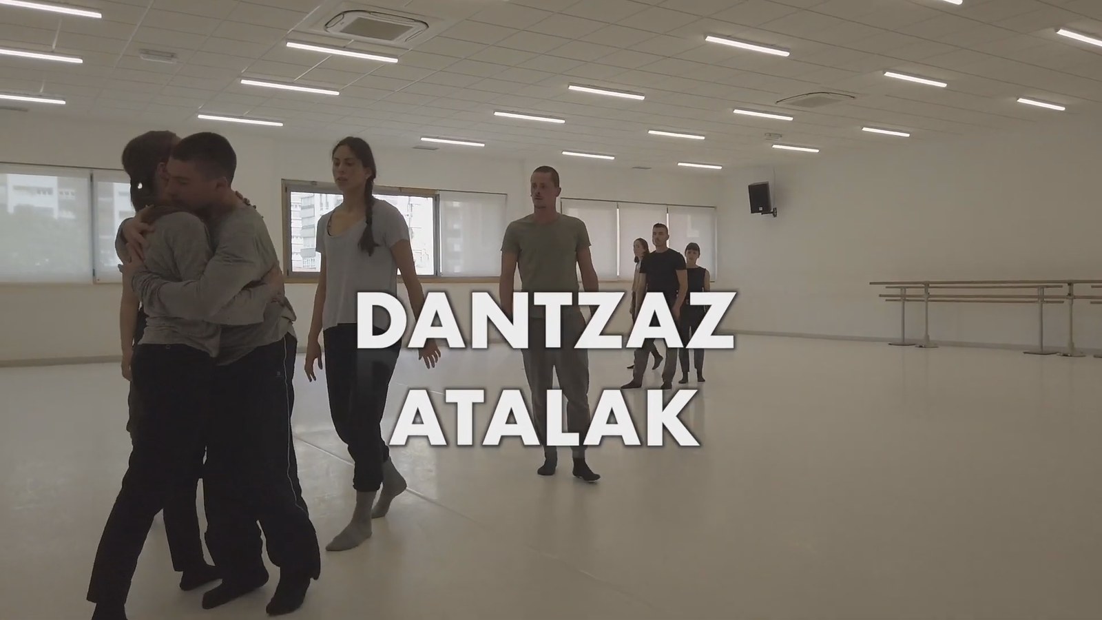 Dantzaz - Atalak: Myriam Perez Cazabon