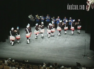 <bound method CatalogContentListingObject.Title of <plone.app.contentlisting.catalog.CatalogContentListingObject instance at /Plone/bideoak/ezpalak-2007-the-britannia-coco-nut-dancers>>