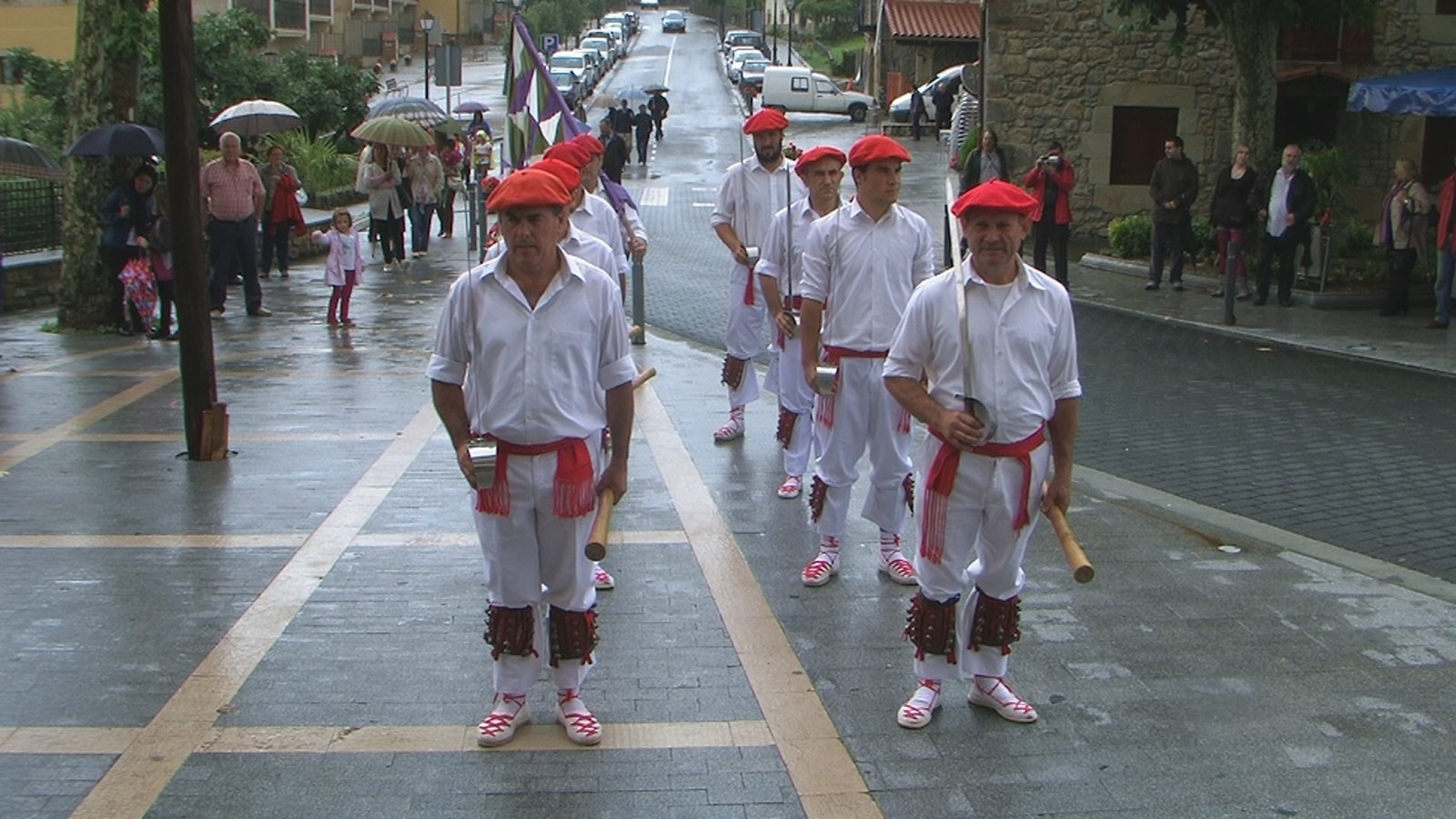 Garai: Santa Ana 2011 dantzari-dantza