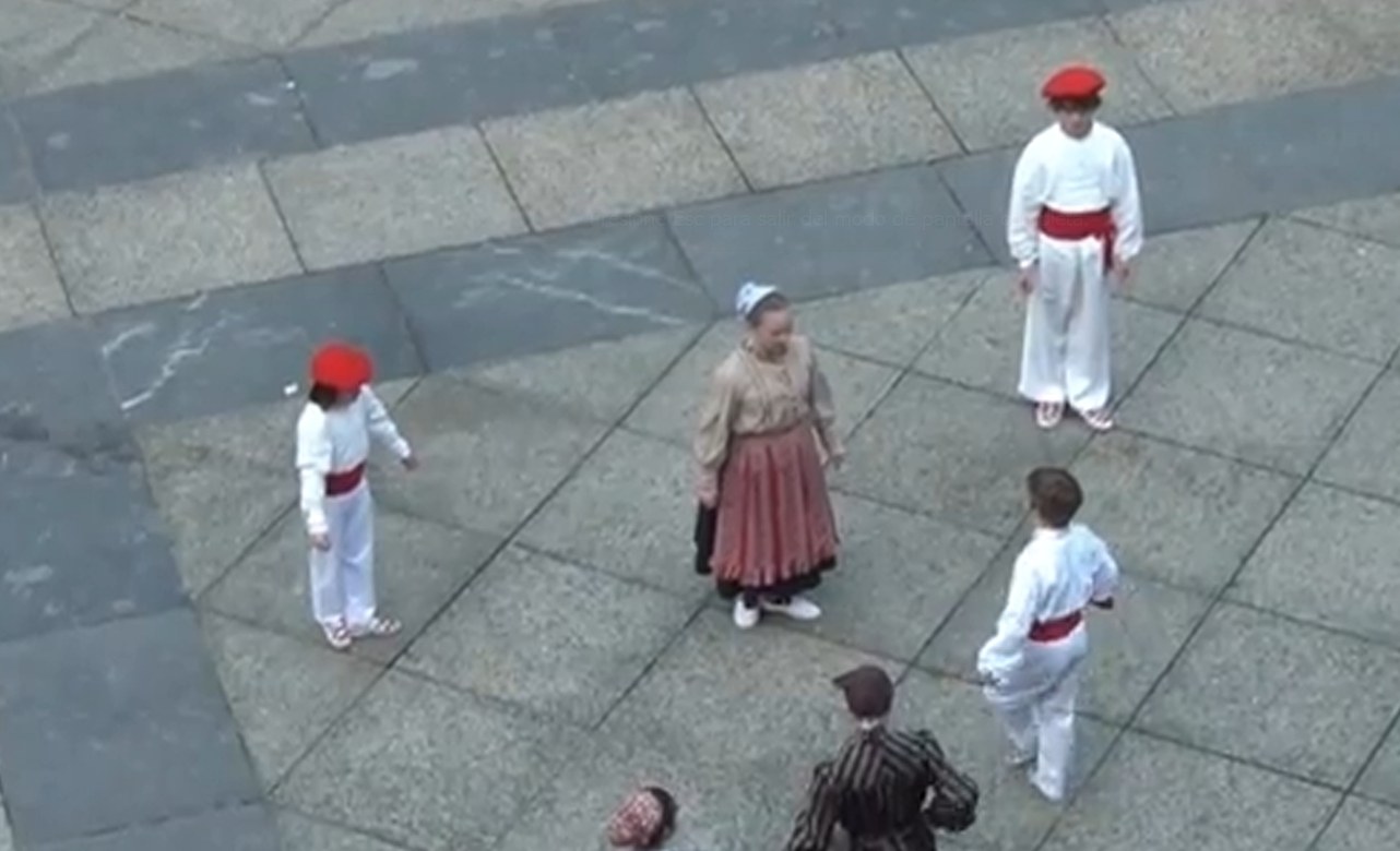Donostia: Haurren esku-dantza 2012