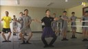 Hego Koreako soldaduak balleta egiten