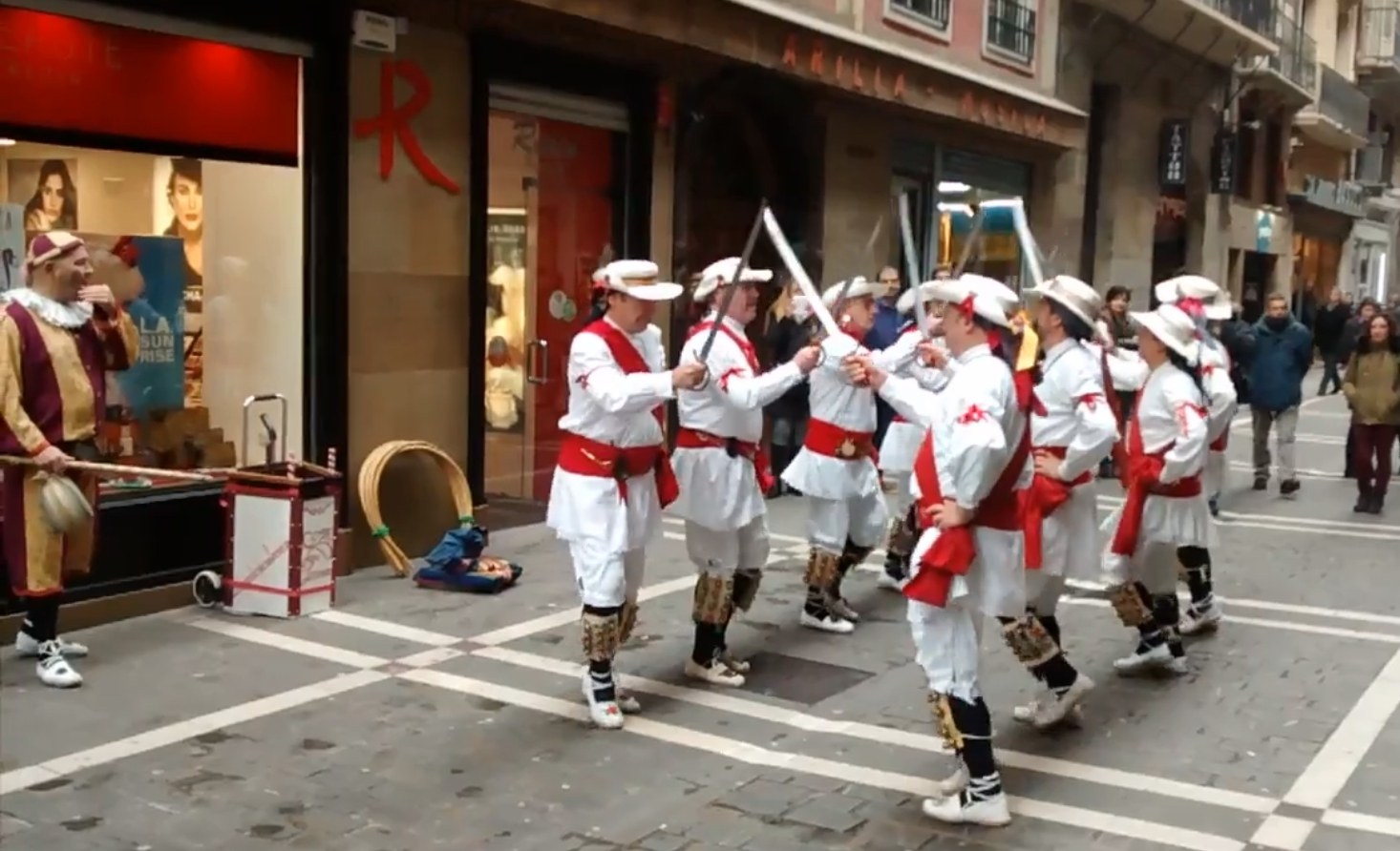 Iruñea: San Lorentzoko danzanteak 2016 Fagina bals