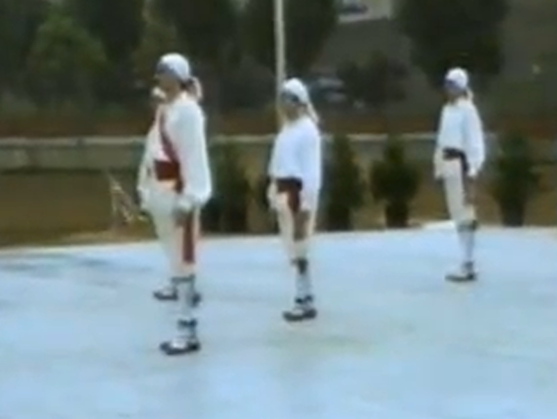 <bound method CatalogContentListingObject.Title of <plone.app.contentlisting.catalog.CatalogContentListingObject instance at /Plone/bideoak/kemen-agurra-1990-2003>>