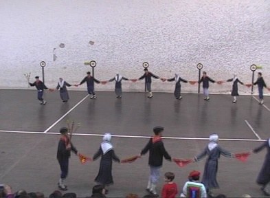 Luzaide: Pazko Igandea 2009 Dantza luzia