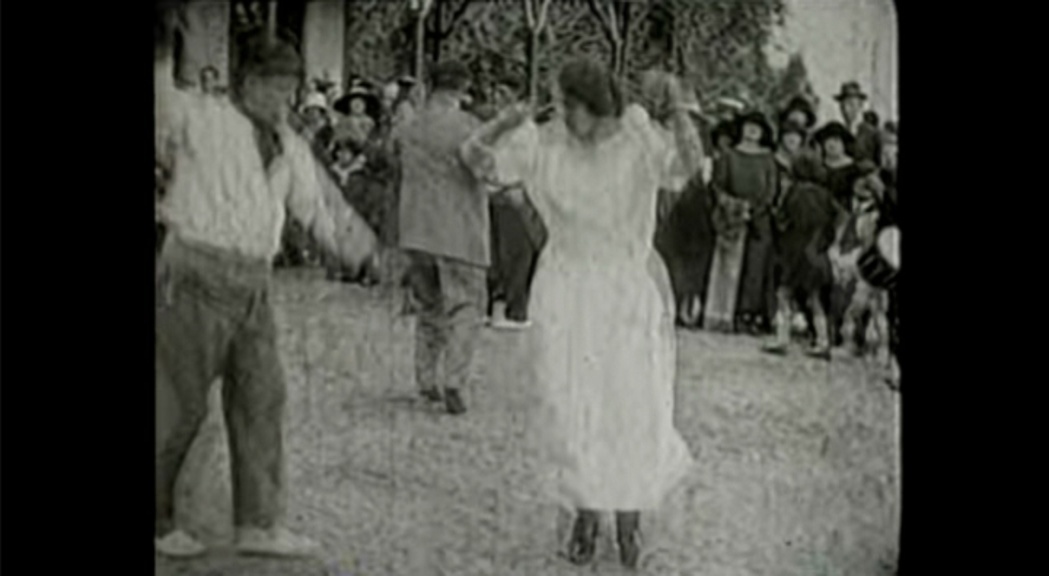 <bound method CatalogContentListingObject.Title of <plone.app.contentlisting.catalog.CatalogContentListingObject instance at /Plone/bideoak/montevideo-euska-errian-festa-1922>>
