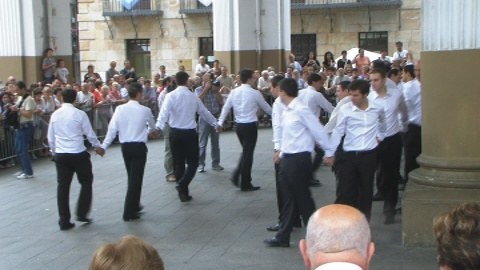 Ordizia: Santaneroen esku-dantza 2009 lehen zubia