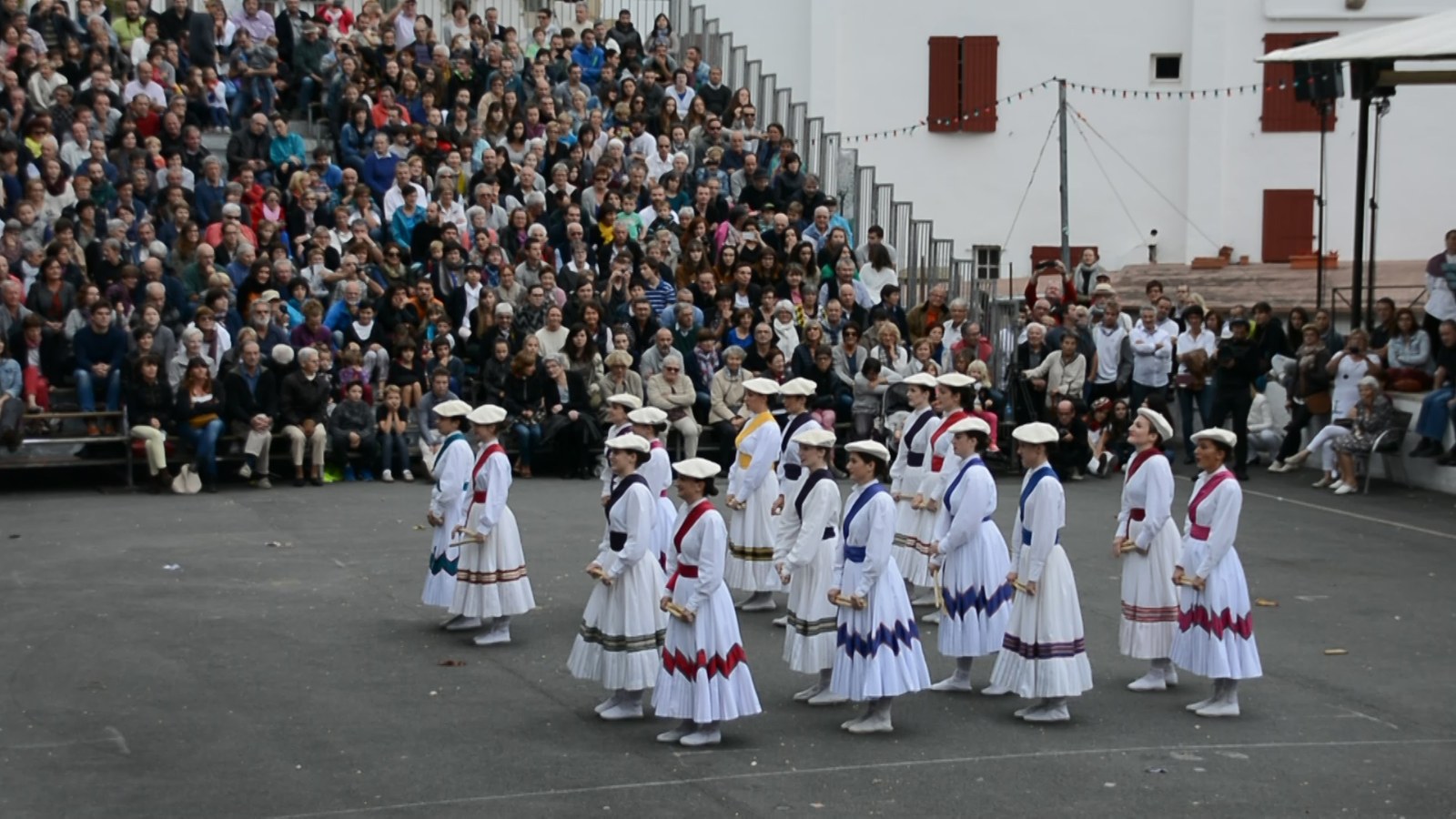 Sara: Kabalkada 2016 makil-dantza