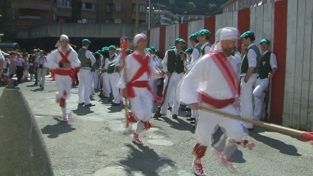 Tolosa: Bordon-dantza 2009 - 08