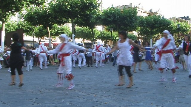 Tolosa: Bordon-dantza 2009 Aurreskua 14