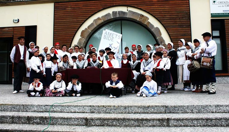 50 urteren ondoren, Ordiziako Amets Bidek dantzan dirau! 50 urteren ondoren, Ordiziako Amets Bidek dantzan dirau!