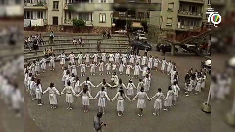 Ohiturak eta errituak | Maiatzeko erreginak