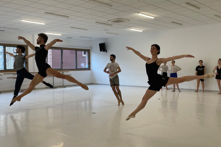 Dantzako ikasketak egiteko bekak Dantzako ikasketak egiteko bekak