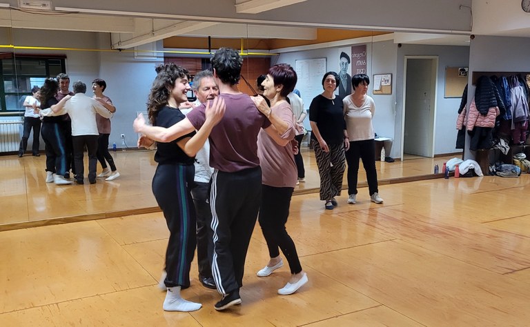 Bourreea dantzatzen Bernard Coclet-ekin