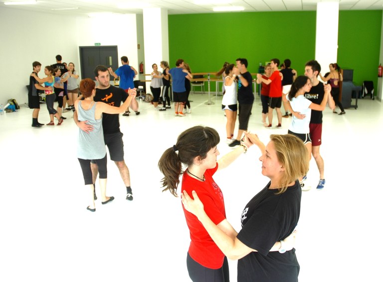 Gaztemundu 12: Erromerien bidaiak eta Erriberako dantzak