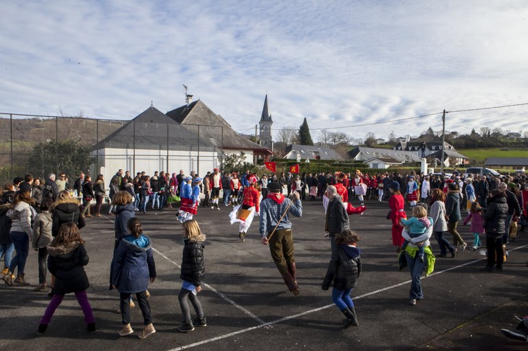 Ikastaroa: Zuberoako dantzakera Ikastaroa: Zuberoako dantzakera