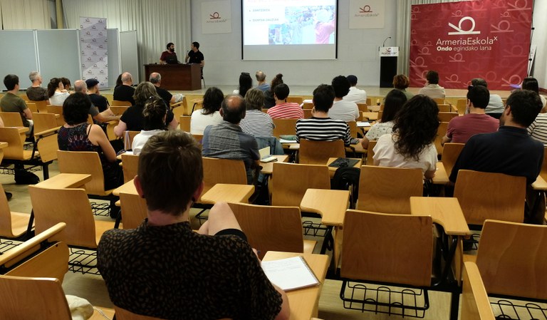 Dantzan Ikasi Topaketak 2024: programa eta izen-emateak