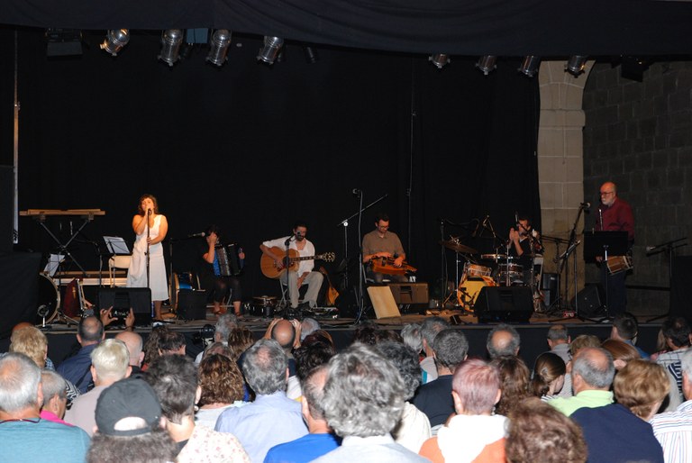 Musikara emandako hiru bizitza