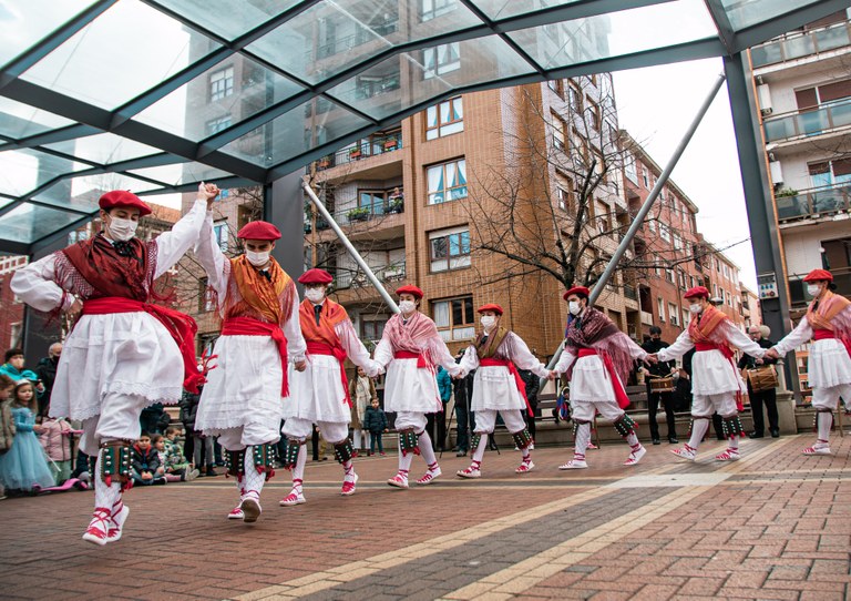 Aurreskua Santa Ageda egunez Sestaon