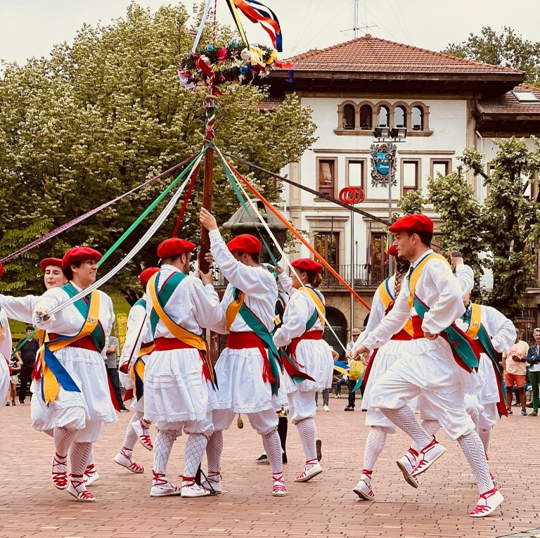 Egua garaile Sestaoko egu-dantzetan Egua garaile Sestaoko egu-dantzetan